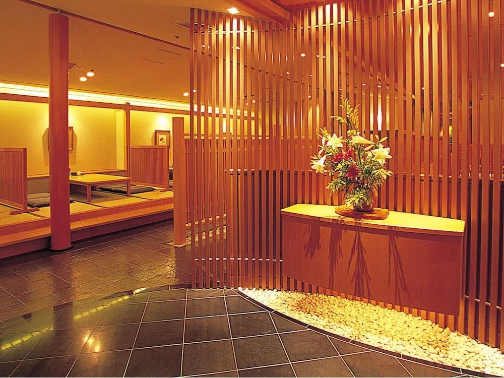 Hotel Granvia Wakayama Exteriör bild Interior of a modern onsen