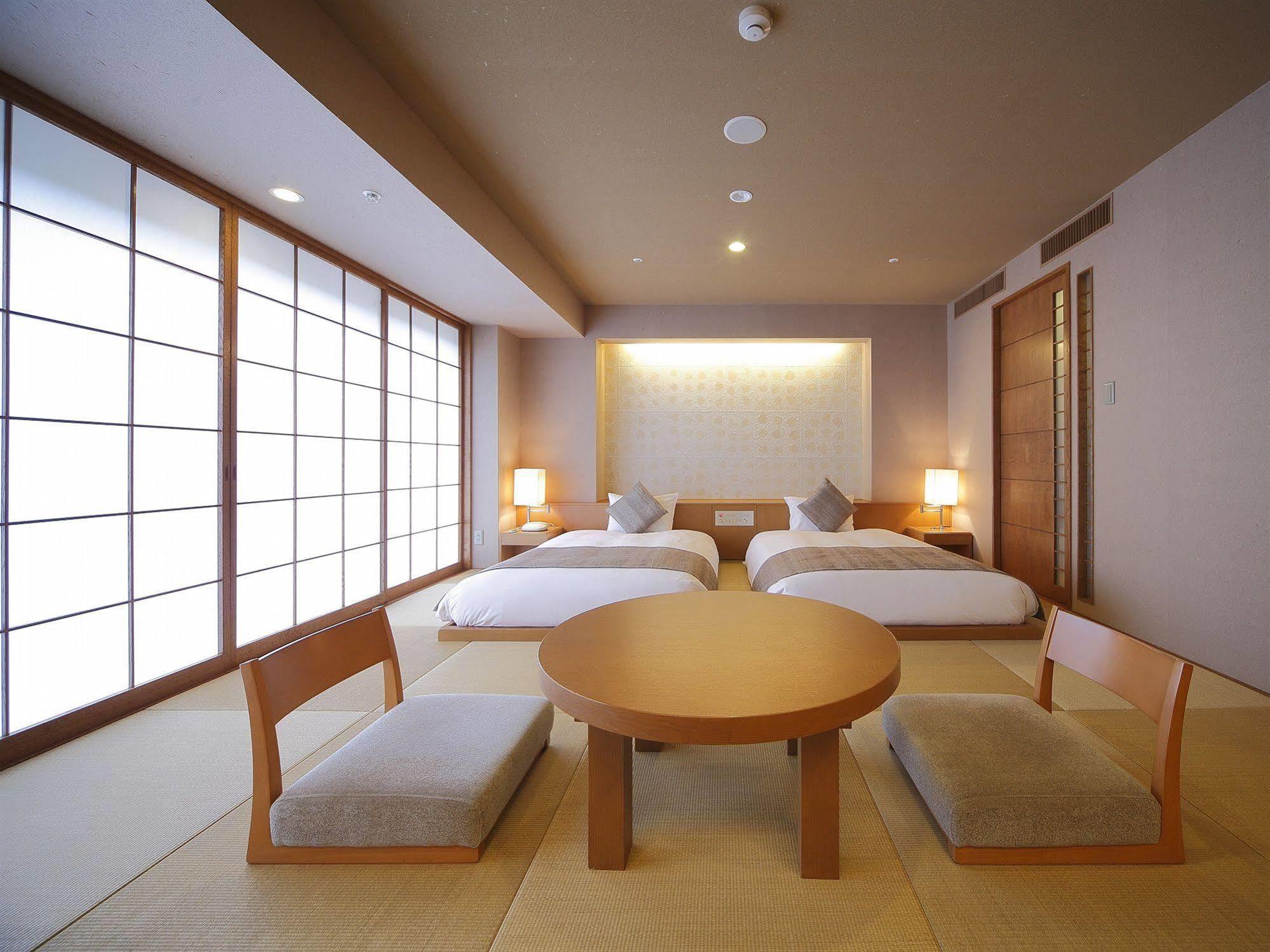 Hotel Granvia Wakayama Exteriör bild A Japanese-style room at the hotel