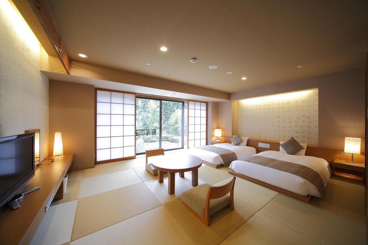 Hotel Granvia Wakayama Exteriör bild A room at the hotel
